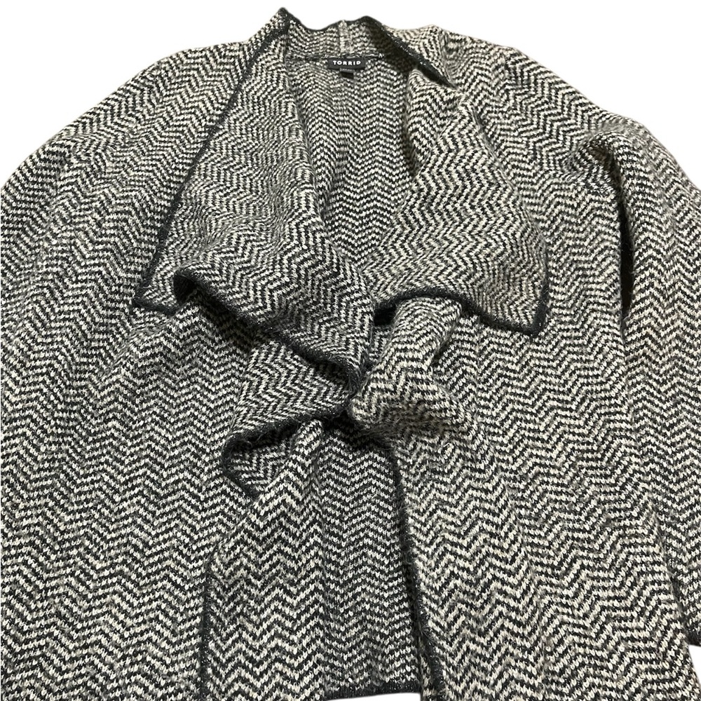 Torrid Chevron Pattern Draped Gray Cardigan